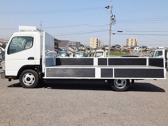 三菱ふそうキャンター平ボディ小型（2t・3t）[写真10]