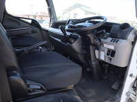 三菱ふそうキャンター平ボディ小型（2t・3t）[写真22]