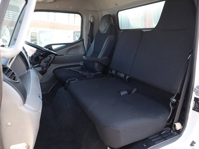 三菱ふそうキャンター平ボディ小型（2t・3t）[写真25]