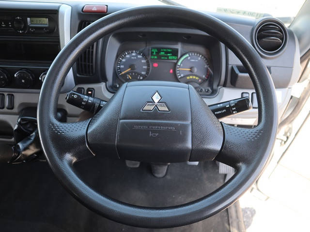 三菱ふそうキャンター平ボディ小型（2t・3t）[写真26]