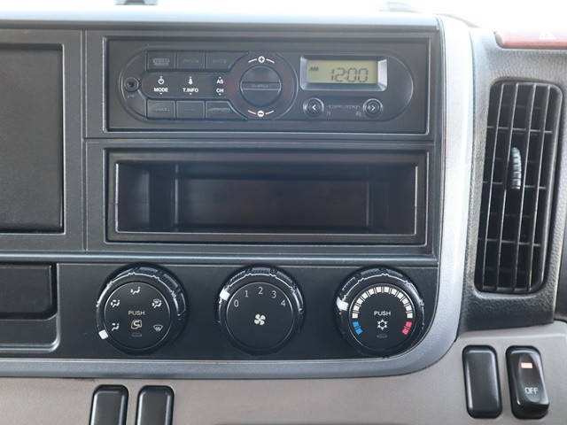 三菱ふそうキャンター平ボディ小型（2t・3t）[写真30]