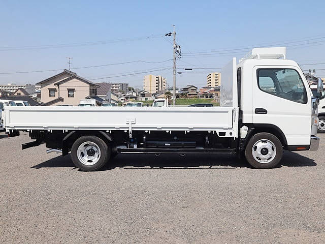 三菱ふそうキャンター平ボディ小型（2t・3t）[写真07]