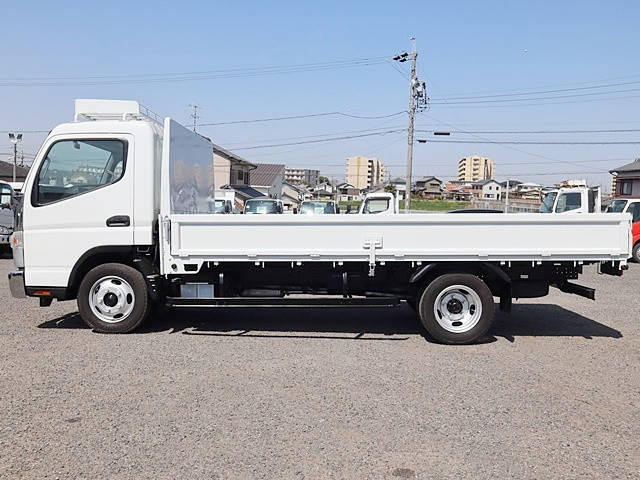 三菱ふそうキャンター平ボディ小型（2t・3t）[写真08]