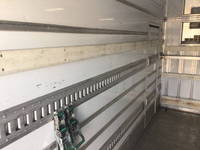 いすゞエルフ冷凍車（冷蔵車）小型（2t・3t）[写真10]