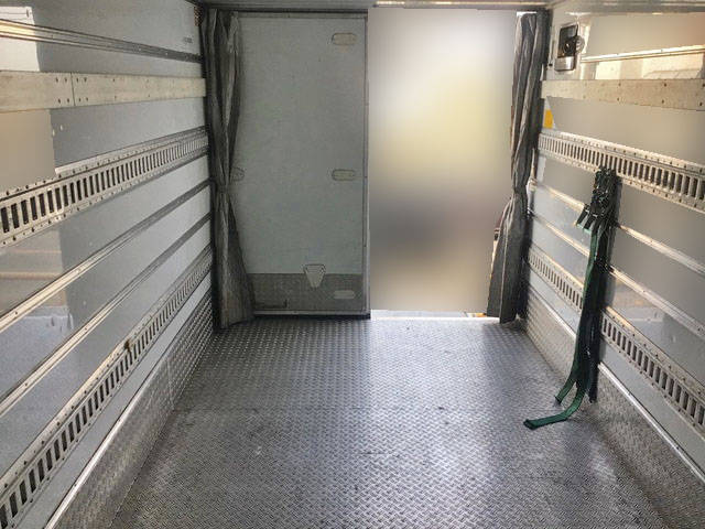 いすゞエルフ冷凍車（冷蔵車）小型（2t・3t）[写真13]