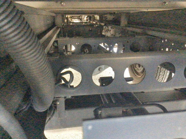 いすゞエルフ冷凍車（冷蔵車）小型（2t・3t）[写真24]