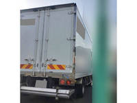 いすゞエルフ冷凍車（冷蔵車）小型（2t・3t）[写真02]