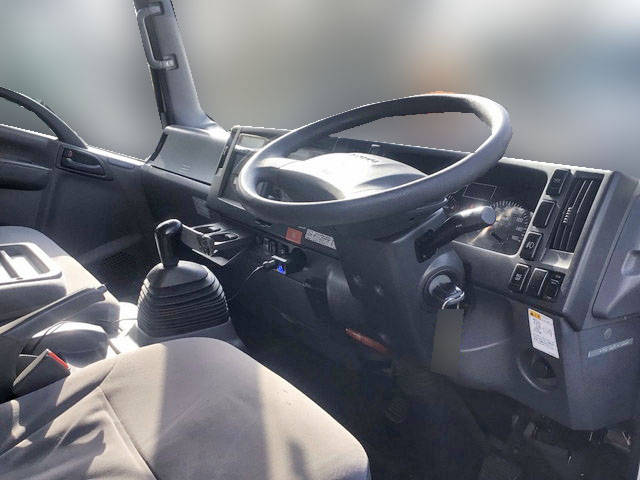 いすゞエルフ冷凍車（冷蔵車）小型（2t・3t）[写真32]