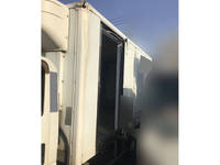 いすゞエルフ冷凍車（冷蔵車）小型（2t・3t）[写真05]