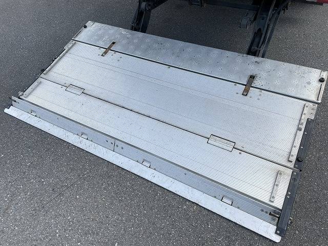 日野デュトロアルミバン小型（2t・3t）[写真11]