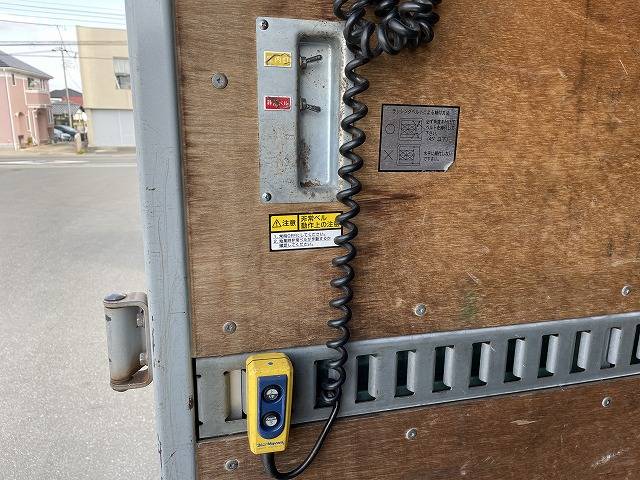 日野デュトロアルミバン小型（2t・3t）[写真12]