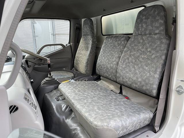 日野デュトロアルミバン小型（2t・3t）[写真26]