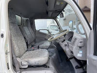 日野デュトロアルミバン小型（2t・3t）[写真27]