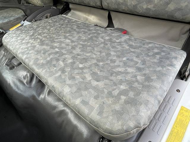 日野デュトロアルミバン小型（2t・3t）[写真30]