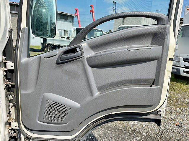 いすゞエルフアルミバン小型（2t・3t）[写真12]