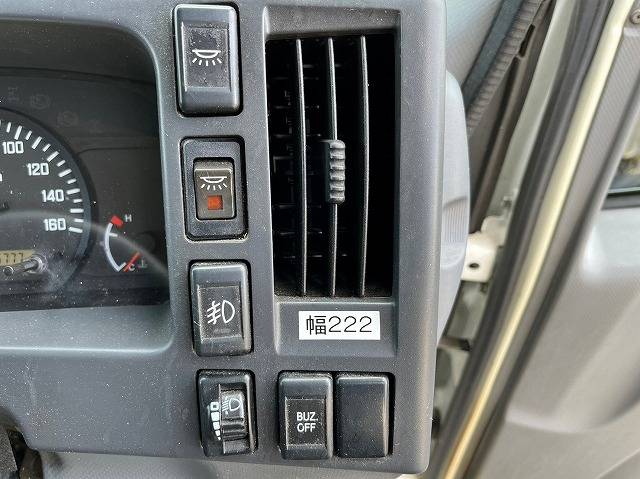 いすゞエルフアルミバン小型（2t・3t）[写真26]