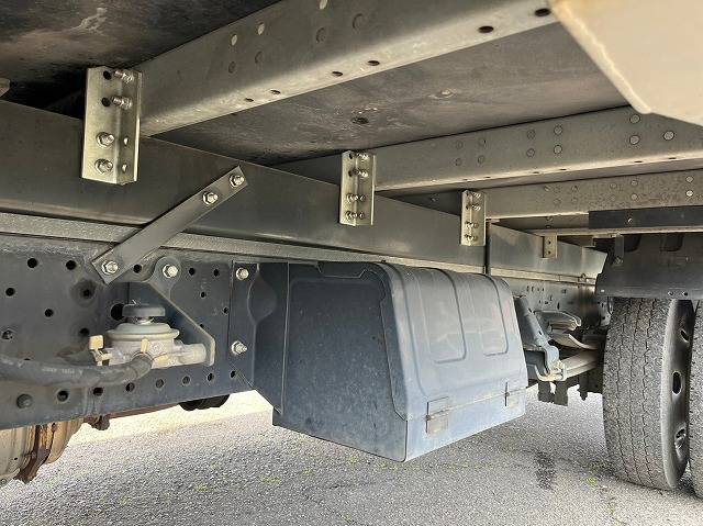 いすゞエルフアルミバン小型（2t・3t）[写真32]