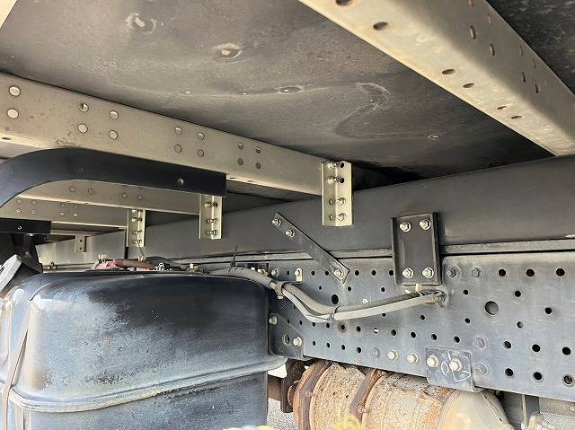 いすゞエルフアルミバン小型（2t・3t）[写真36]