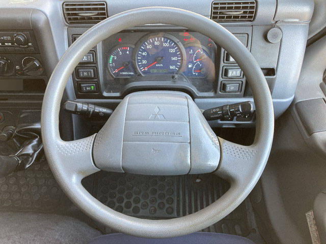 三菱ふそうキャンターアルミウイング小型（2t・3t）[写真32]