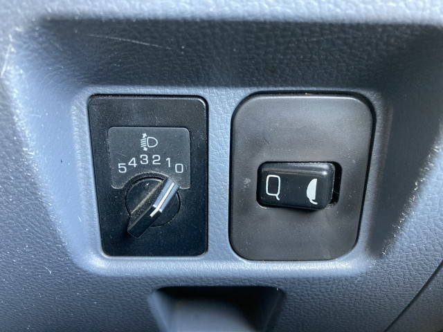 三菱ふそうキャンターアルミウイング小型（2t・3t）[写真37]