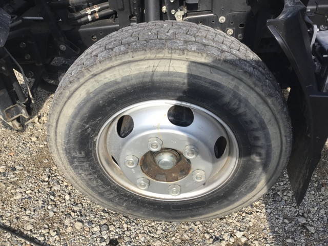 いすゞエルフセルフクレーン4段小型（2t・3t）[写真16]