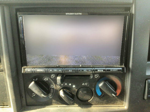 いすゞエルフセルフクレーン4段小型（2t・3t）[写真30]