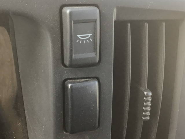 いすゞエルフセルフクレーン4段小型（2t・3t）[写真34]