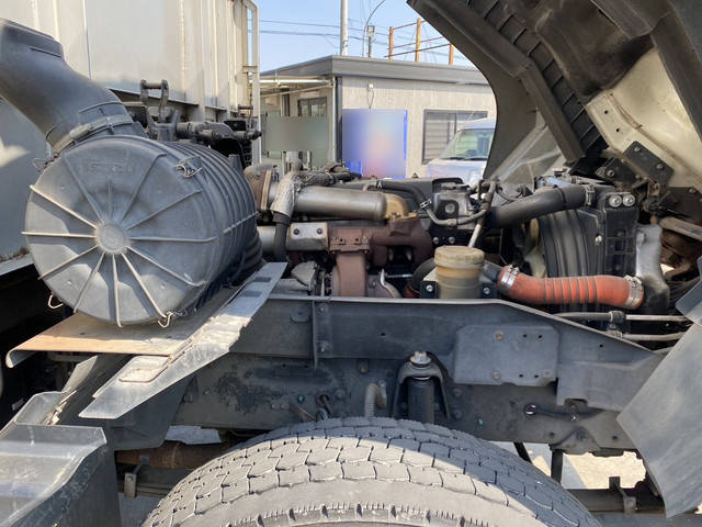 いすゞフォワードアルミブロック増トン（6t・8t）[写真16]