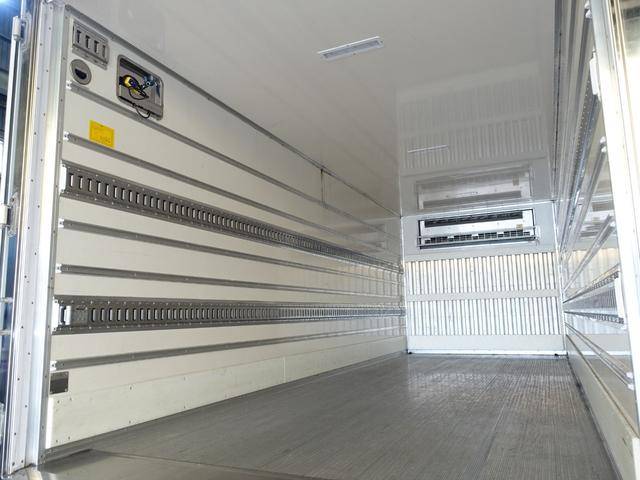 三菱ふそうファイター冷凍車（冷蔵車）中型（4t）[写真11]