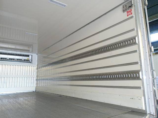 三菱ふそうファイター冷凍車（冷蔵車）中型（4t）[写真12]