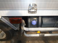 いすゞギガアルミウイング大型（10t）[写真10]