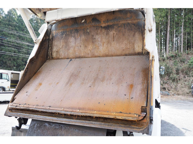 三菱ふそうファイターパッカー車（塵芥車）増トン（6t・8t）[写真19]