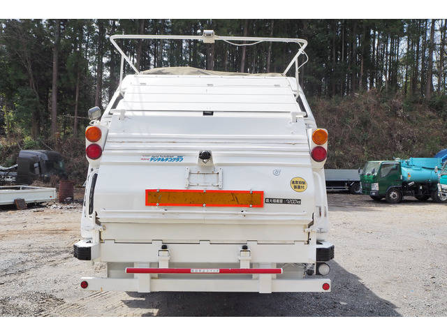三菱ふそうファイターパッカー車（塵芥車）増トン（6t・8t）[写真07]