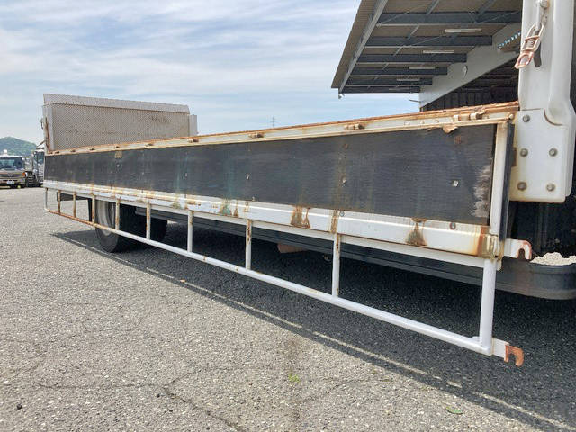 UDトラックスコンドル平ボディ中型（4t）[写真11]