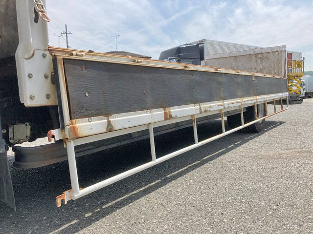 UDトラックスコンドル平ボディ中型（4t）[写真12]