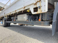 UDトラックスコンドル平ボディ中型（4t）[写真17]