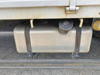 UDトラックスコンドル平ボディ中型（4t）[写真21]