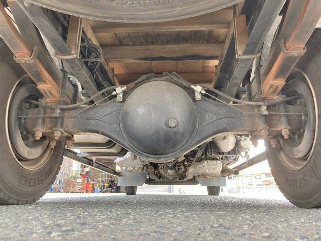 UDトラックスコンドル平ボディ中型（4t）[写真24]