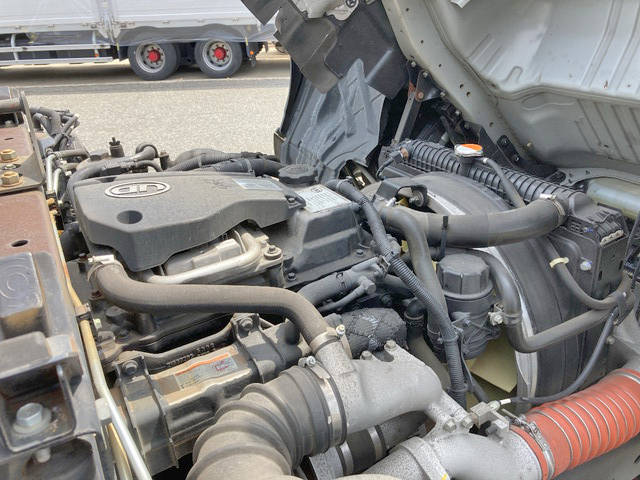 UDトラックスコンドル平ボディ中型（4t）[写真27]