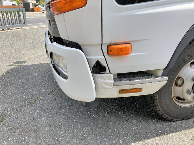 UDトラックスコンドル平ボディ中型（4t）[写真39]