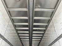 UDトラックスクオンアルミウイング大型（10t）[写真12]