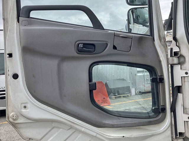 UDトラックスクオンアルミウイング大型（10t）[写真28]