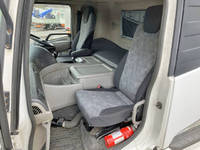 UDトラックスクオンアルミウイング大型（10t）[写真31]