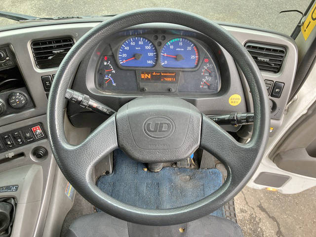 UDトラックスクオンアルミウイング大型（10t）[写真37]