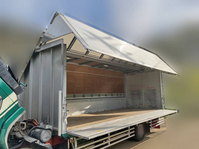 三菱ふそうファイターアルミウイング増トン（6t・8t）[写真02]