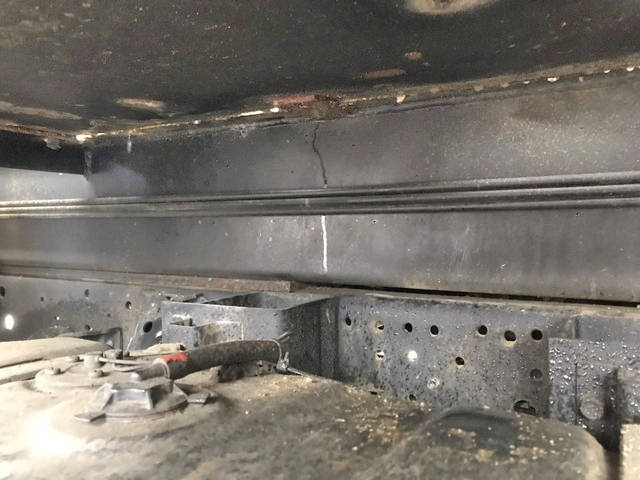 いすゞエルフ穴掘建柱車小型（2t・3t）[写真24]