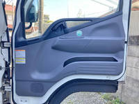 三菱ふそうキャンター平ボディ小型（2t・3t）[写真30]