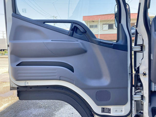 三菱ふそうキャンター平ボディ小型（2t・3t）[写真31]