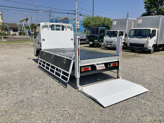 三菱ふそうキャンター平ボディ小型（2t・3t）[写真04]