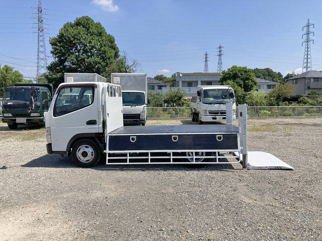 三菱ふそうキャンター平ボディ小型（2t・3t）[写真06]